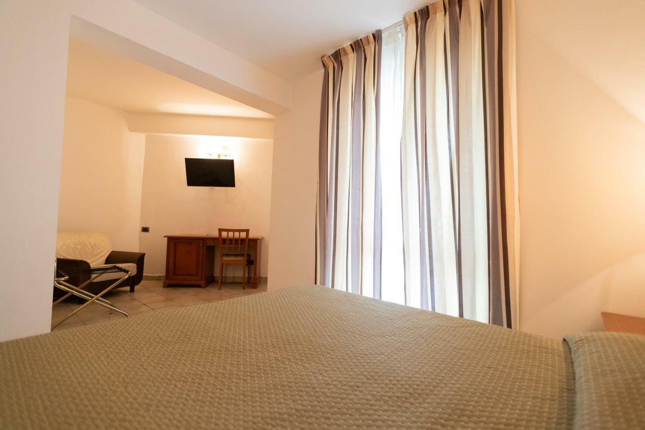 Grand Hotel Selinunte มารีเนลลา ดี เซลีนุนเต ภายนอก รูปภาพ