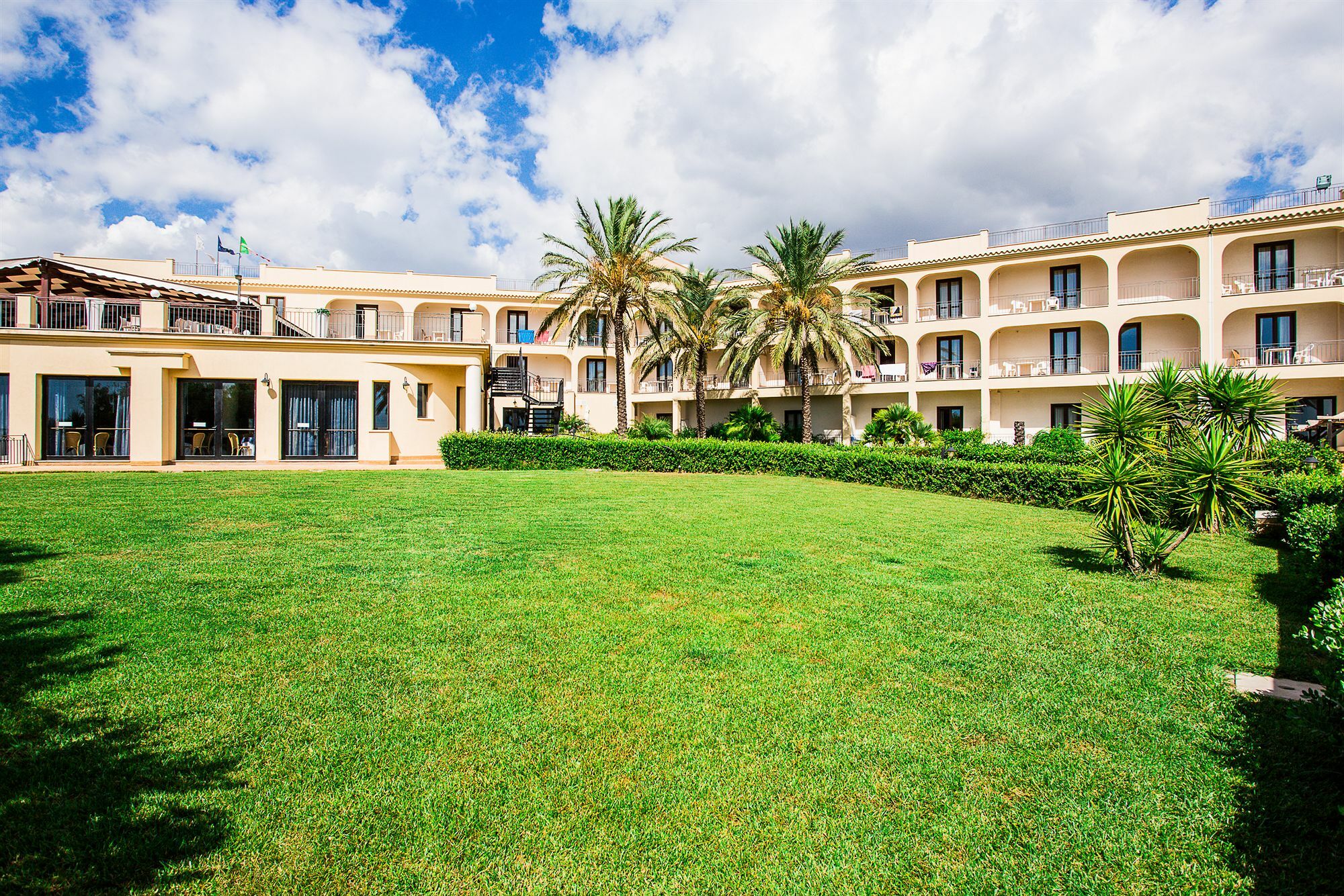 Grand Hotel Selinunte มารีเนลลา ดี เซลีนุนเต ภายนอก รูปภาพ